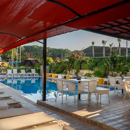 Velaris Boutique Hotel *