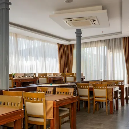 Velaris Boutique